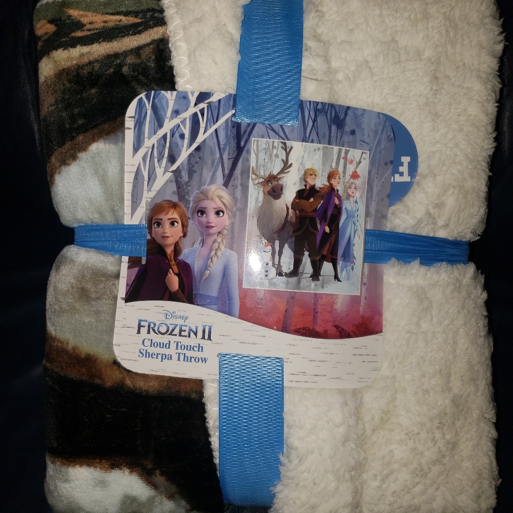 New Disney Frozen 2 50" x 60" Blanket, Kids Blanket.